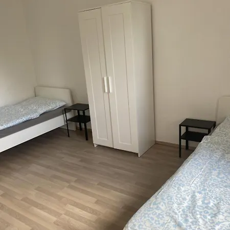 Inviting In 勒沃库森